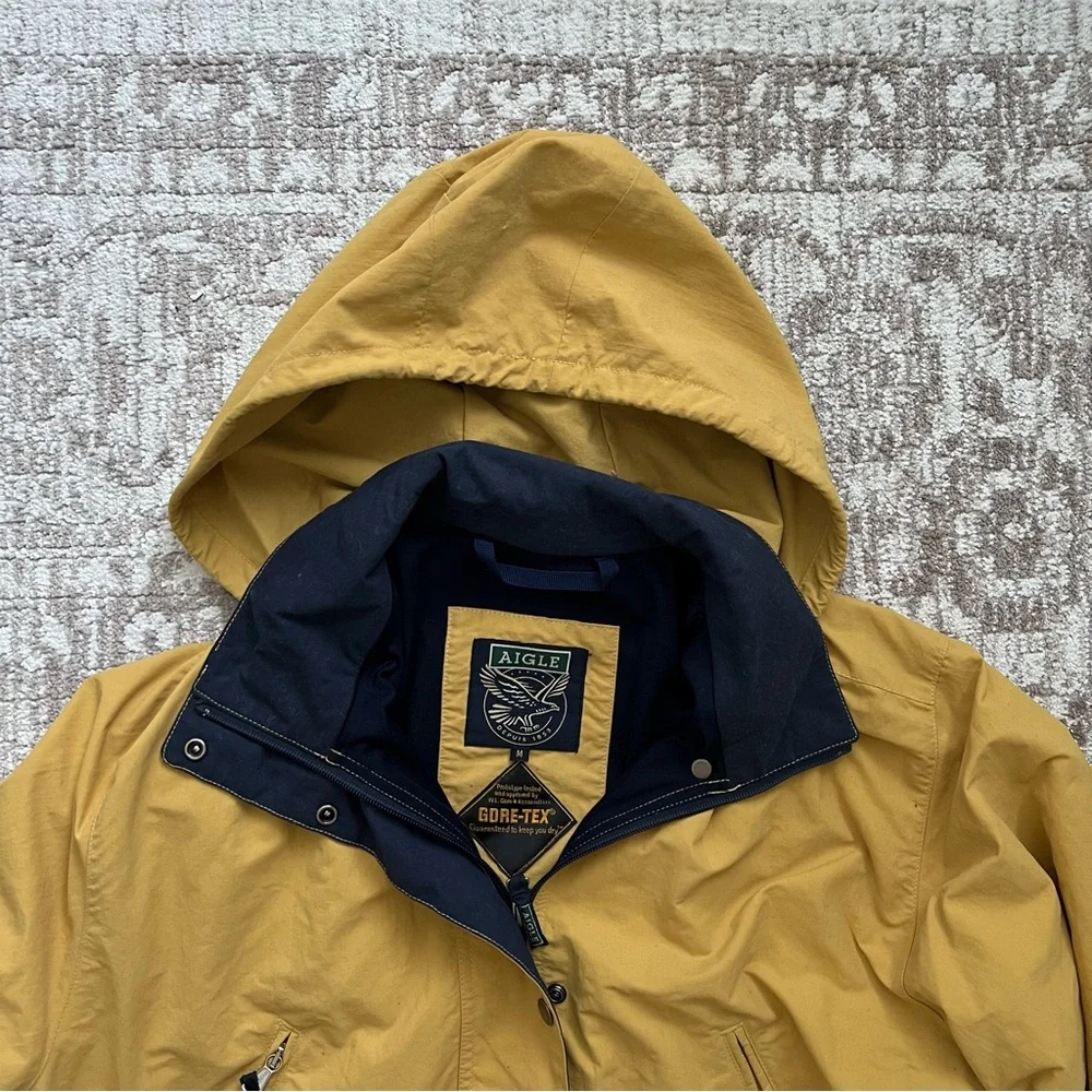 AIGLE Gore-Tex Jacket Mens size Medium Yellow  Outdoor Hiking Rain Coat Utility